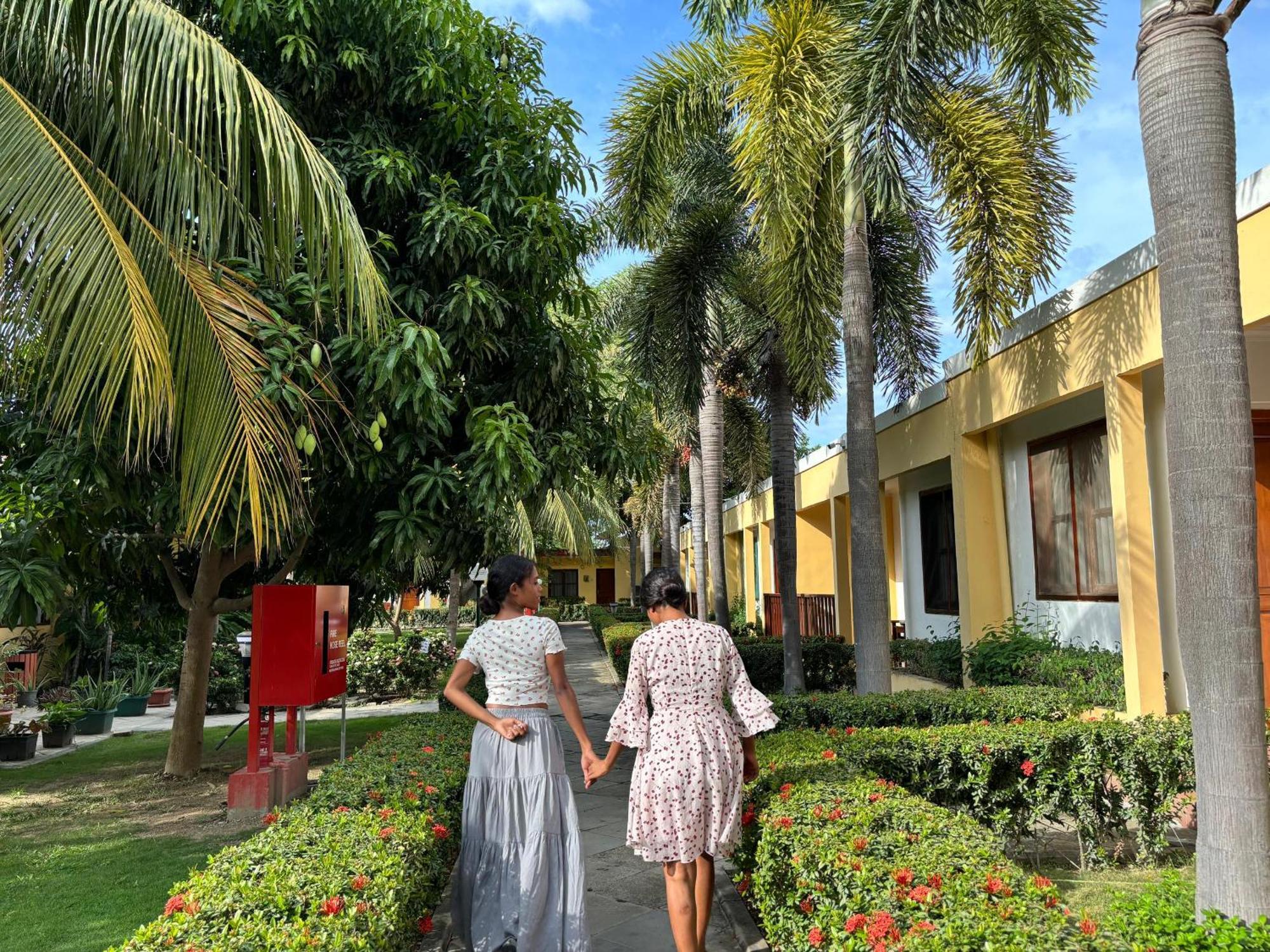 Palm Malinamoc Hotel Dili Exterior photo